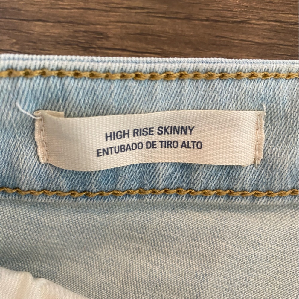 Universal Thread Goods Co. - Picture 9 of 16